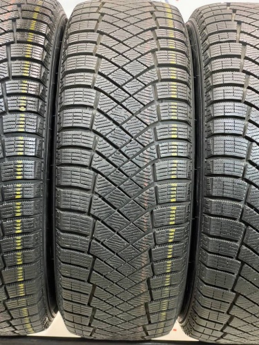 Pirelli Ice Zero R17  235/60
