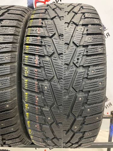 Delmax Ultima Ice R18	235/45