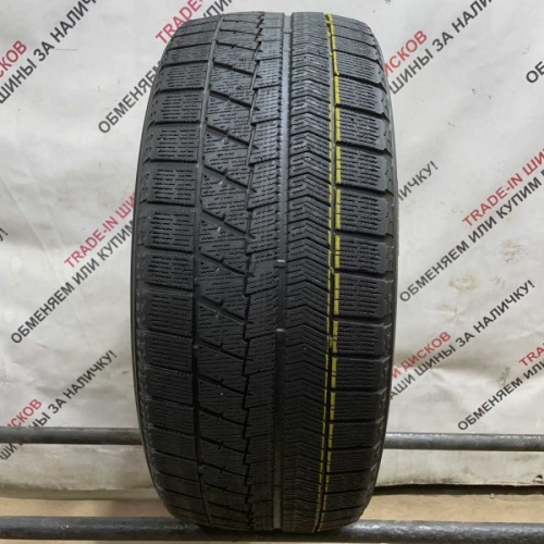 Bridgestone Blizzak VRX R17 215/50