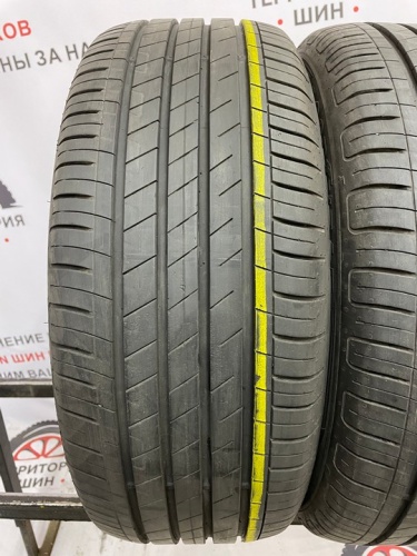 Goodyear EfficientGrip Performance R17 215/55 94V