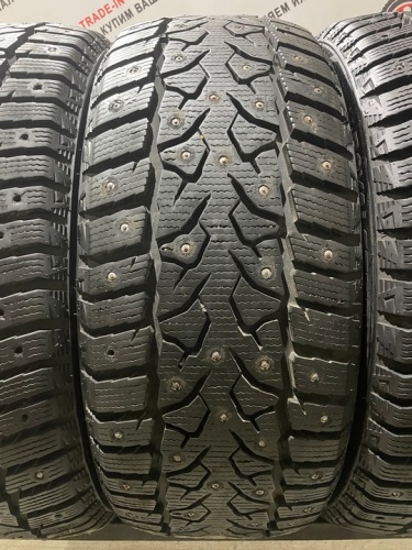 Royal Black Royal Stud 2 R18 225/45 Royal Black Royal Stud 2 R18 225/45