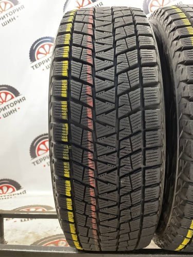 Bridgestone Blizzak DM-V1 R16 215/65