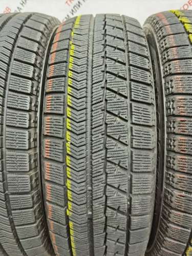 Bridgestone Blizzak VRX R16 215/65