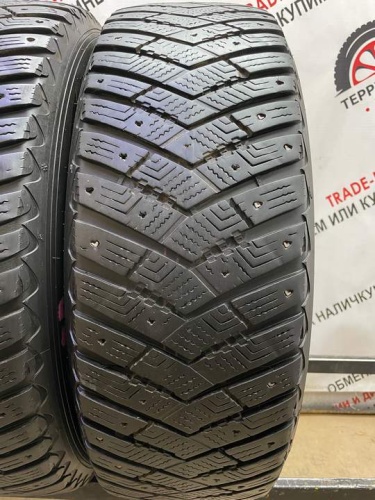 Goodyear UltragripIce R17 215/65