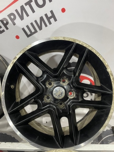 Литые диски Jeep R18 5x114.3 ET42 ЦО67.1 7J оригинальные