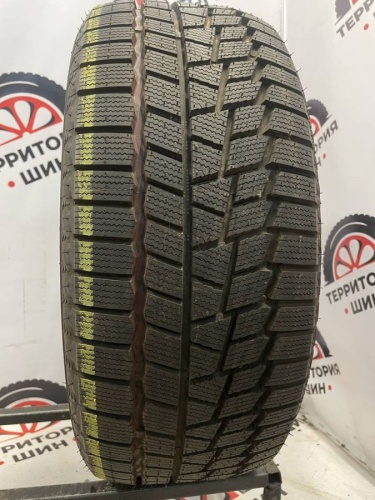 Maxxis ArcticTrekker NP3  R18	225/45