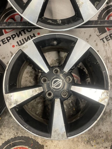 Литые Nissan R16 R16 6.5J 5*114.3 ET40 d66.1