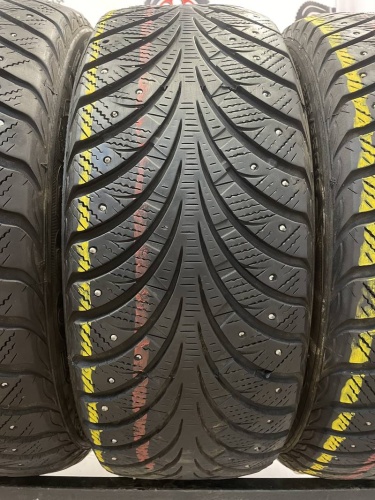 Goodyear UltraGrip Extreme R16	205/55