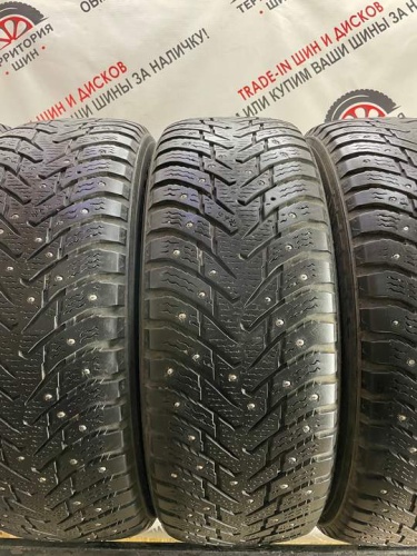 Nokian HKPL8 R16 215/65