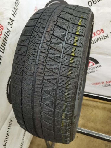 Bridgestone Blizzak VRX 215/45 R17 87S