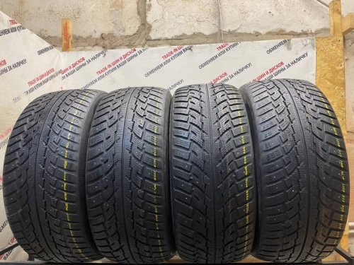 Kumho I'Zen RV Stud KC16 R19	255/50