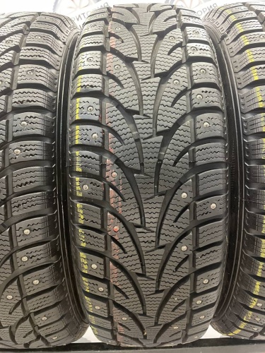 Roadx RX Frost WH12 215/65 R16