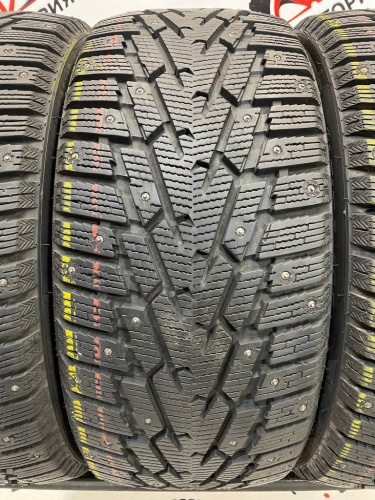 Delmax Ultima Ice R18	235/45