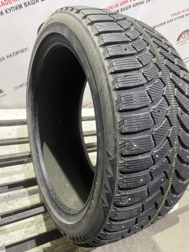 Bridgestone Blizzak Spike-01 R20 275/40