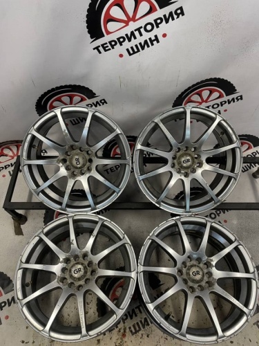 Литые  R16 5x114.3 DIA 72.5 ET40 7J