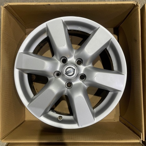 Диски литые Nissan R17 5х114.3 ET 45 66.1 6.5J