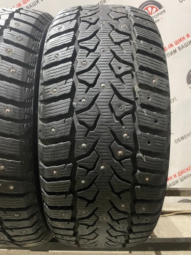 Royal Black Royal Stud 2 R18 225/45 Royal Black Royal Stud 2 R18 225/45