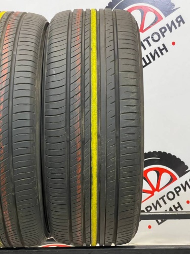 Yokohama Advan Db V552 R17	215/45