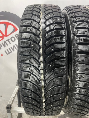 Bridgestone Blizzak Spike-01 R16 215/70