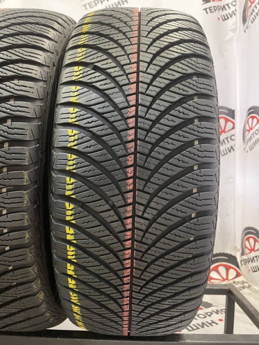Goodyear Vector4Seasons 205/55 R17