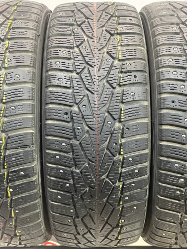 Nokian Tyres Hakkapeliitta R3 R16 215/70