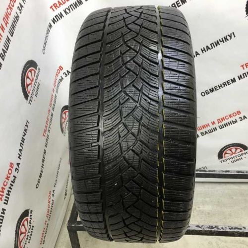 Goodyear UltraGrip 8 Performance R19 255/40